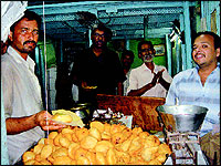 Balkrishna Ganpatrao Tiwari of Gayatri Chaat Bhandar which specialises in the Kachori in Aurangabad.