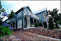 Quaint Hotel Mollies